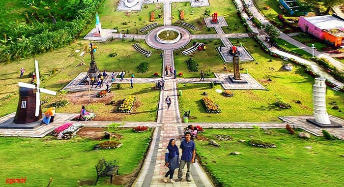 Menara Eiffel, Paris ada di Jogja ? | Yogyaku