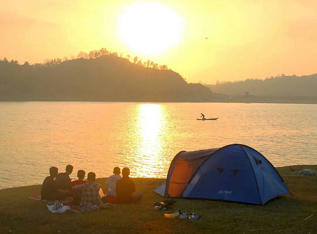 Camping di Waduk Sermo, Sumber: instagram.com