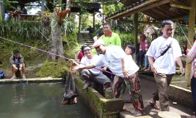 Tempat pemancingan Sendang Kumitir. Sumber: kaskus.co.id