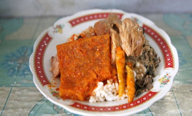 Gudeg bumbu kacang, gudeg pagi Bu Dewi yang jadi buruan. Sumber: briliofood.net