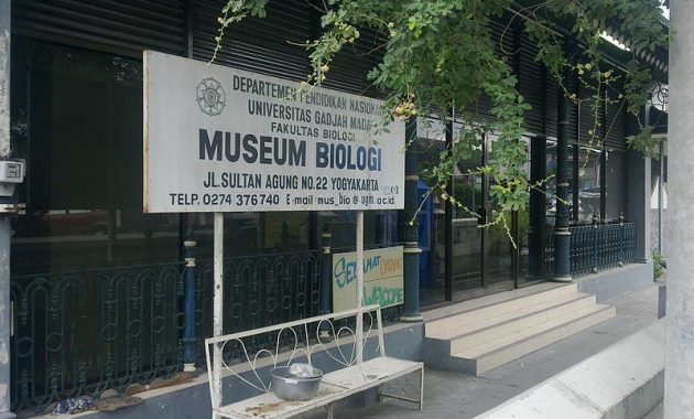 Penampakan dari depan museum biologi. Sumber: wikipedia.org