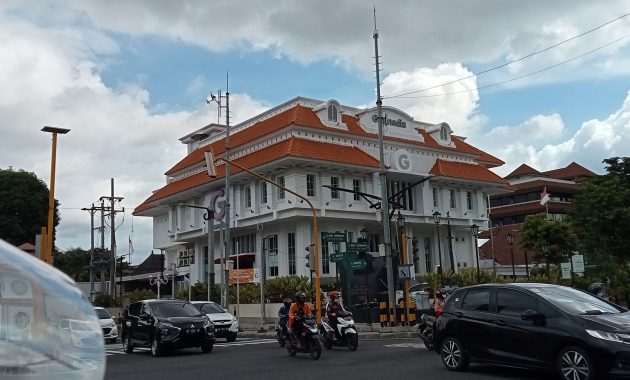 Toko buku Jogja, Gramedia Sudirman, Sumber: kompasiana.com