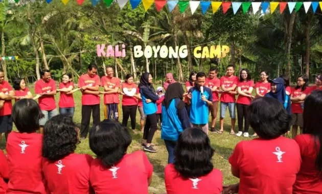 Ilustrasi kegiatan outbound di Kali Boyong camp. Sumber: dejogjaadventure.com