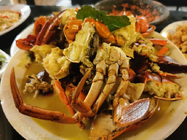 Menu kepiting yang menjadi andalan dari Kepiting Cak Gundul 1992, Sumber: ulasan Google
