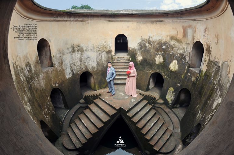 Foto Prewedding di Taman Sari Yogyakarta Outdoor. Sumber tumblr.com
