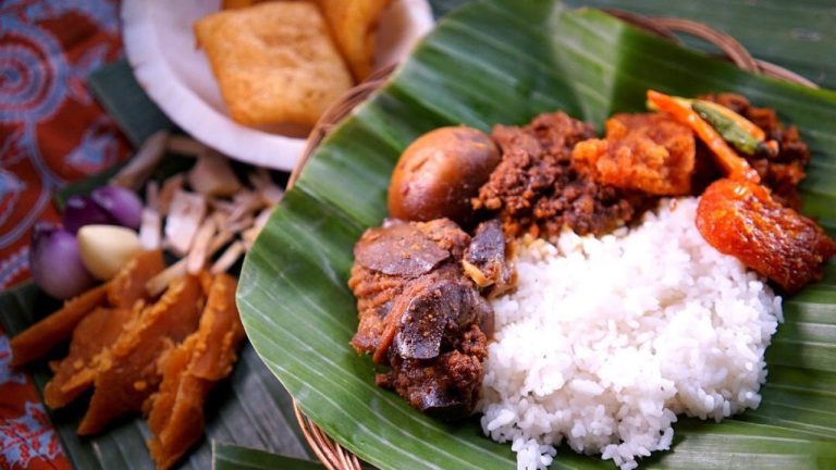 Gudeg Terkenal di Jogja, Sumber: amazonaws.com