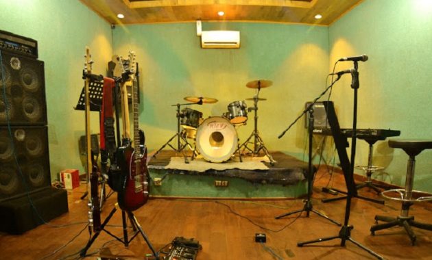 Peralatan band dari Charlie Studio Music & Recording, Sumber: Charlie Studio Music & Recording