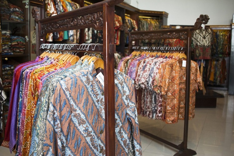 Batik sebagai warisan budaya Indonesia, Sumber: batikomahlaweyan.com