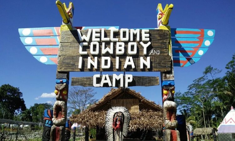 Indian dan Cowboy Village, Sumber: travellersblitar.com