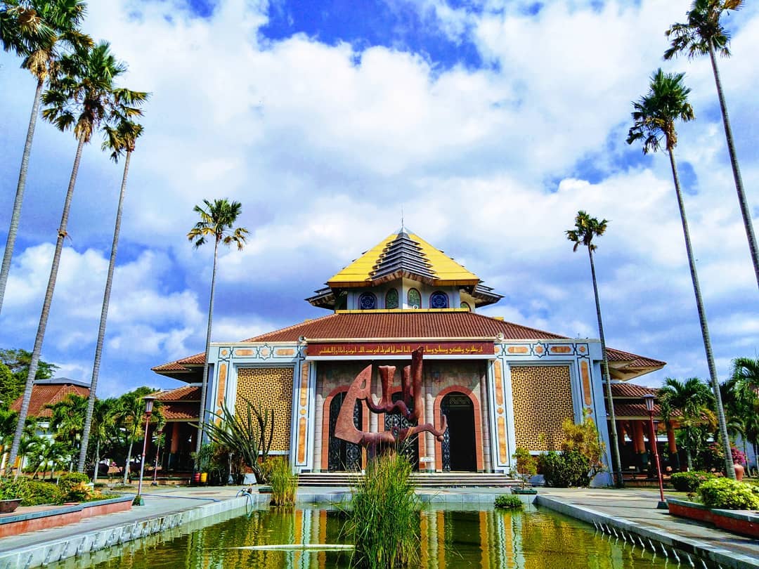 Masjid unik di Jogja, Sumber: dejogjaadventure.com