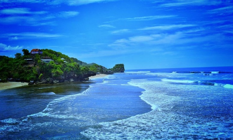 Pantai Indrayanti, Sumber: tripadvisor.com