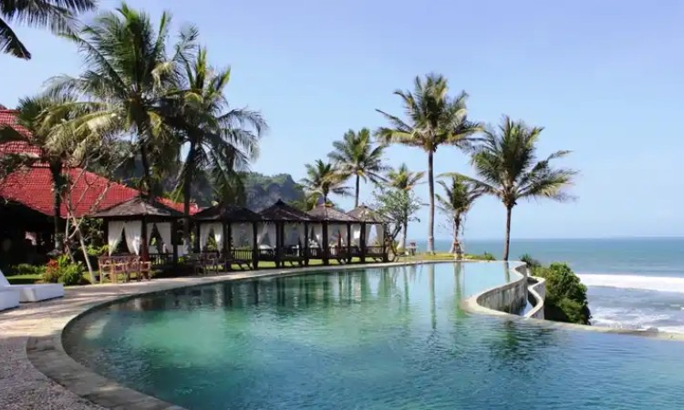 Queen of The South Beach Resort, Sumber: traveloka.com