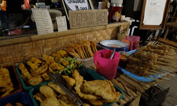 Warung Mbah Cokro, Sumber: pergikuliner.com