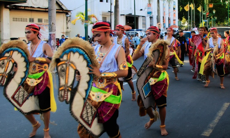 Kirab Budaya, Sumber: indonesiakaya.com