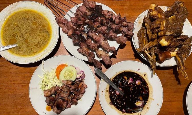 Sate Klatak Pak Pong, Sumber: bakpiakukustugu.id