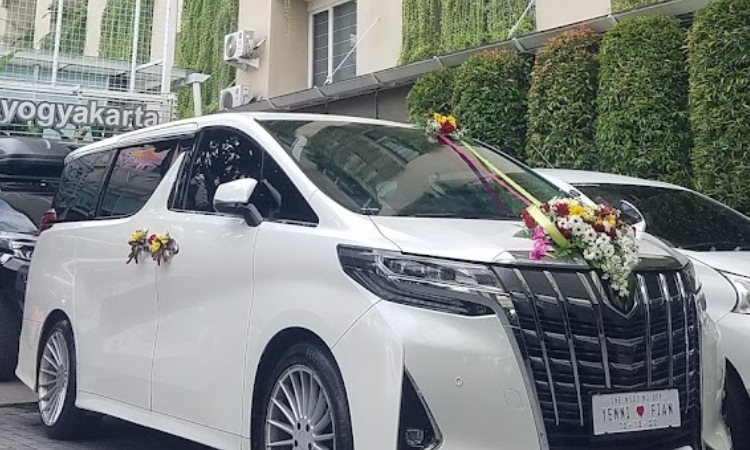 Sewa Alphard di Hikmah Tour, Sumber: googleusercontent.com