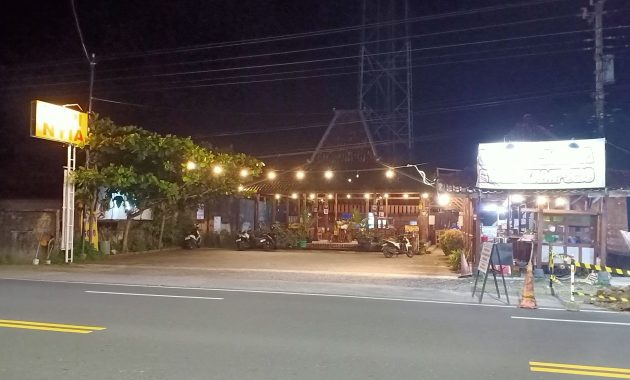 Suasana malam yang syahdu di Kopi NYIA, Sumber: dokumentasi pribadi