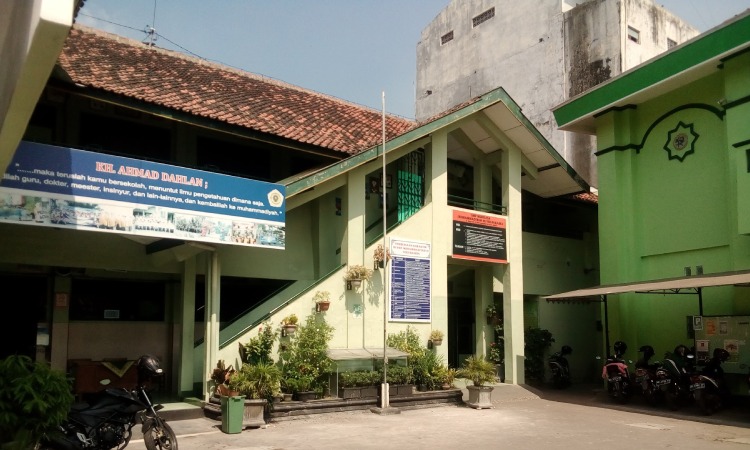 SMP Muhammadiyah 10 Yogyakarta, Sumber: googleusercontent.com