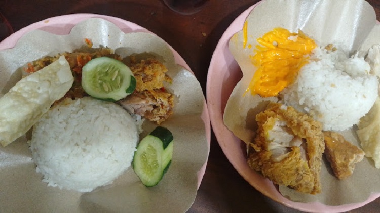 Menu ayam di geprek Bu Rini, Sumber: ulasan google