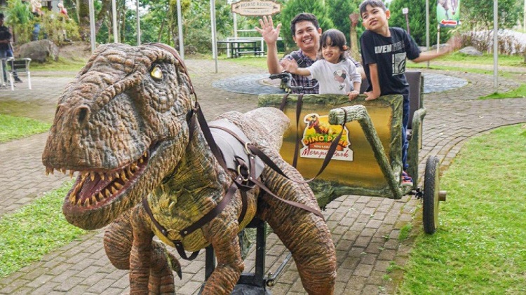 Wisata Dino Park Jogja, Sumber: travel.tribunnews.com