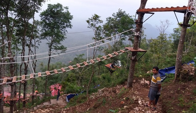 Beragam wahana seru di Gunung Gajah Kulonprogo, Sumber: antarejatour.com