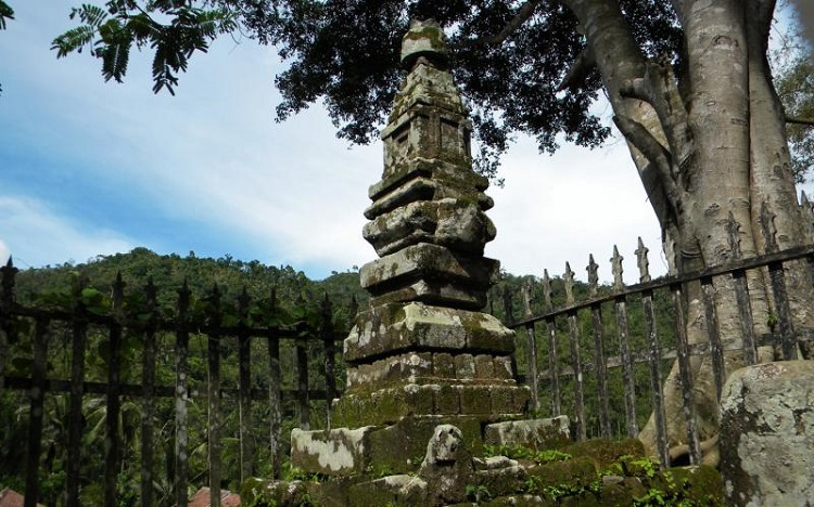 Candi Pringtali peninggalan Majapahit, Sumber: danurajadarani.wordpress.com