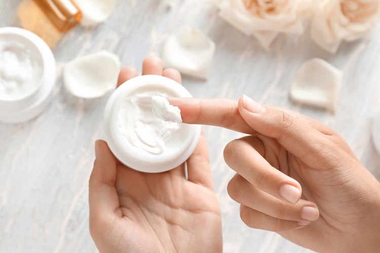 Krim dengan kandungan retinoid, Sumber: lifestyle.kompas.com