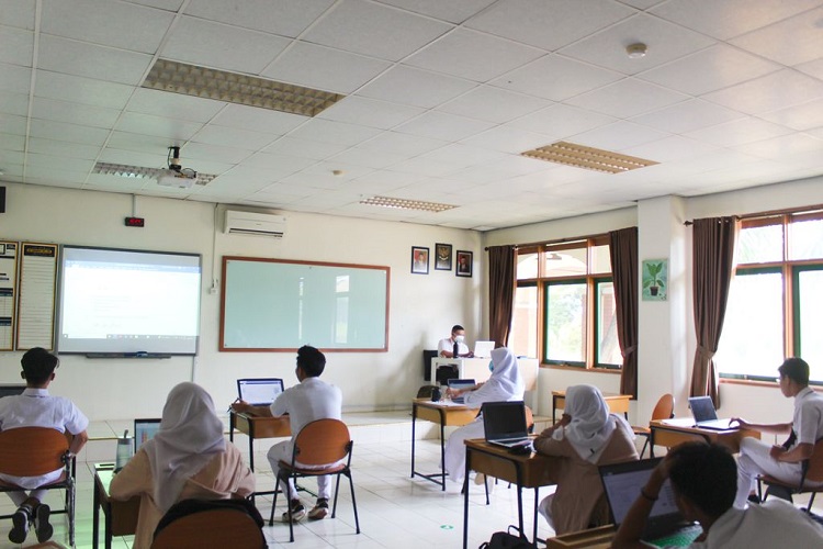 Sistem pembelajaran modern dan berkualitas, Sumber: smadwiwarna.sch.id