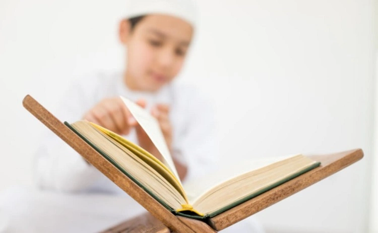 Belajar mengaji sedari dini, Sumber: funteacherprivate.com