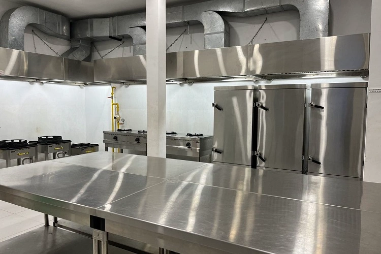 Dapur dan peralatan harus bersih dan higenis, Sumber: megapolitan.kompas.com