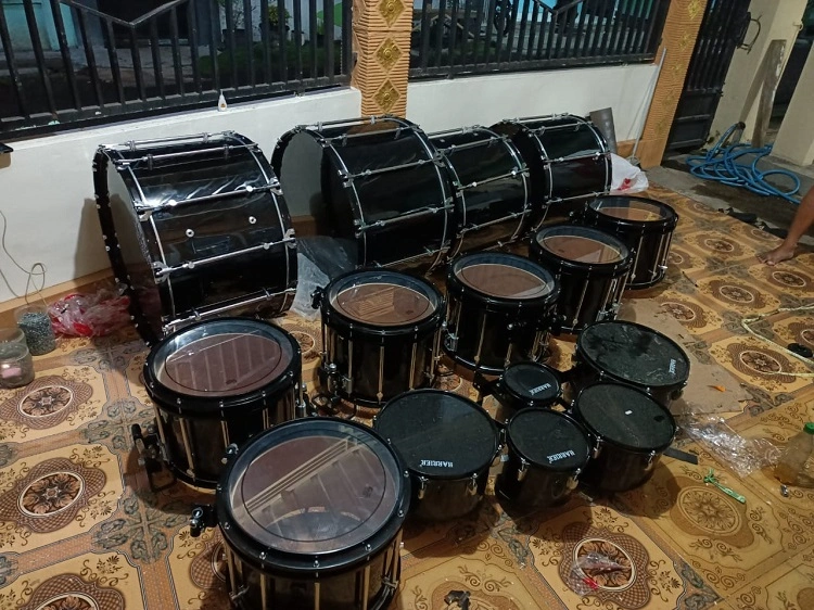 Gambaran peralatan drumband, Sumber: siplah.tokoladang.co.id
