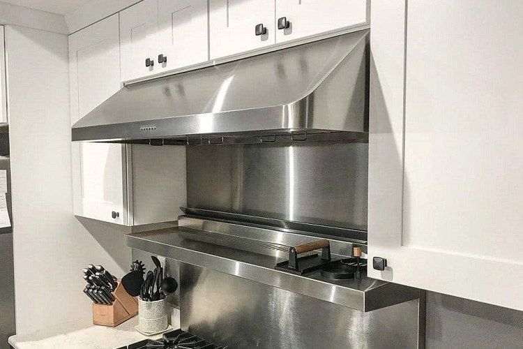 Kitchen hood stainless, Sumber: kitchen.services