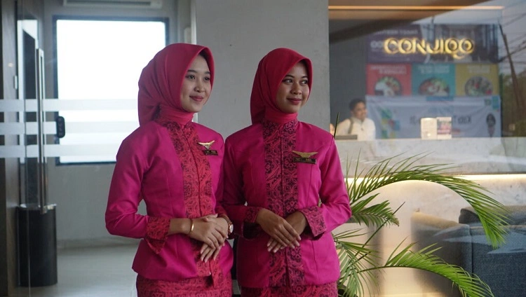 Berkarir sebagai pramugari, Sumber: sekolahpramugariterbaik.web.id