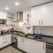 Jasa pembuatan kitchen set, Sumber: booking.com