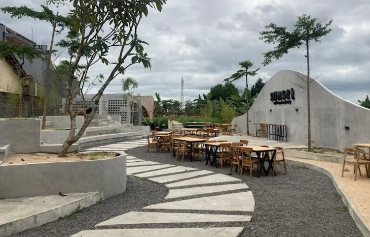 Sunset Coffee & Eatery, Sumber: ulasan google