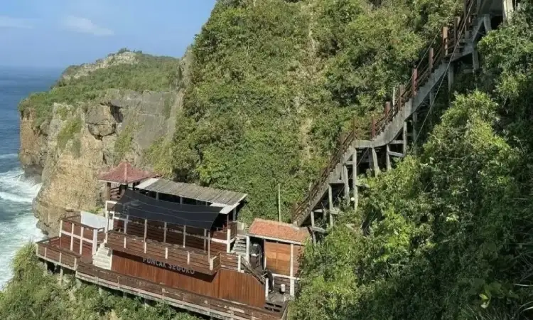 Puncak segoro, Sumber: waysata.com