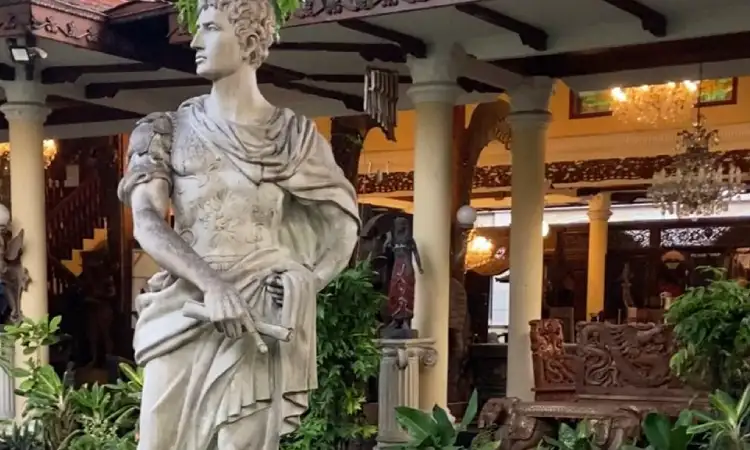 Perpaduan arsitektur unik, Sumber: detik.com