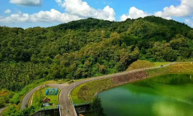 Pesona bukit jangkang, Sumber: sewamobiljogja.id