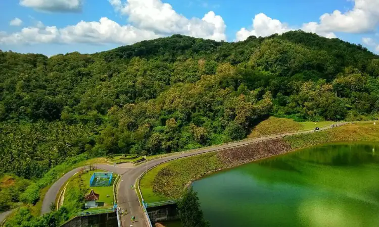 Pesona bukit jangkang, Sumber: sewamobiljogja.id