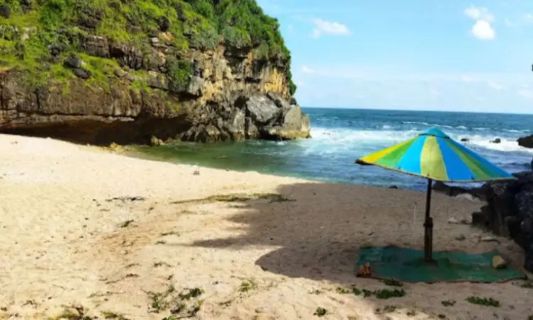 Tips berkunjung ke Pantai Torohudan, Sumber: jalanjalanmurah.web.id