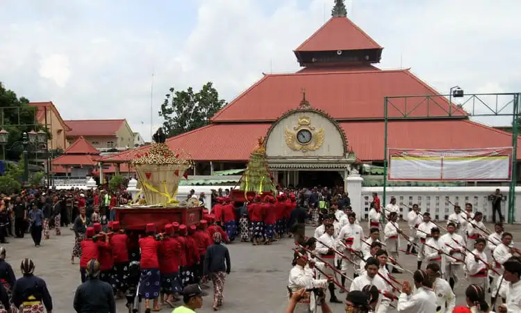 Melestarikan tradisi, Sumber: menpan.go.id