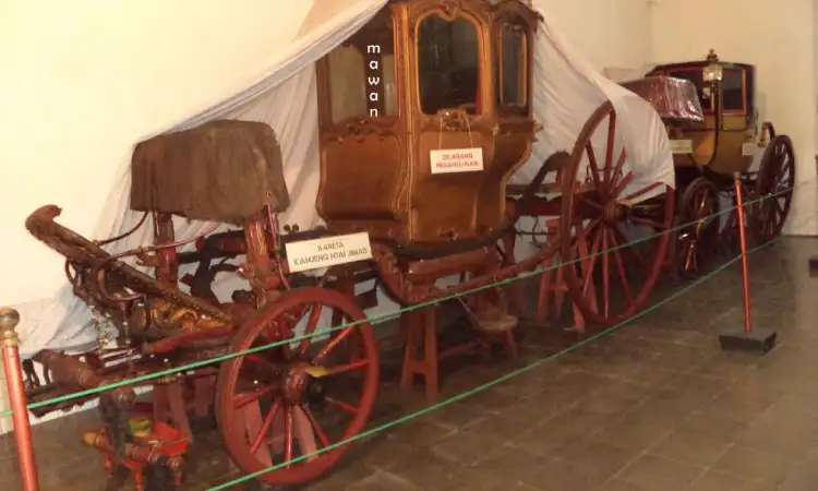 Koleksi Kereta Pusaka Keraton, Sumber: kompasiana.com