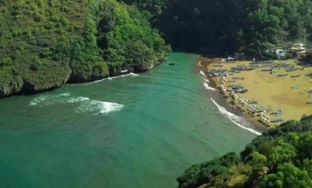 Pantai Baron, Sumber: gunungkidulkab.go.id