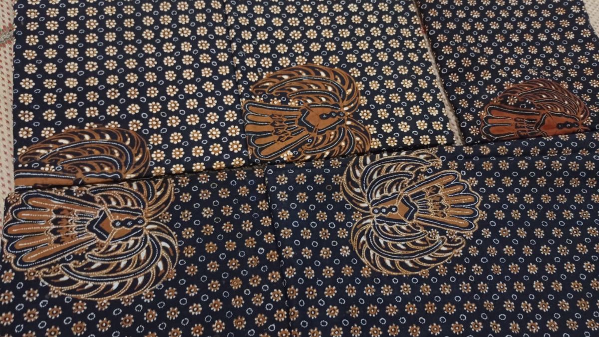 Motif Gurda (Garuda)