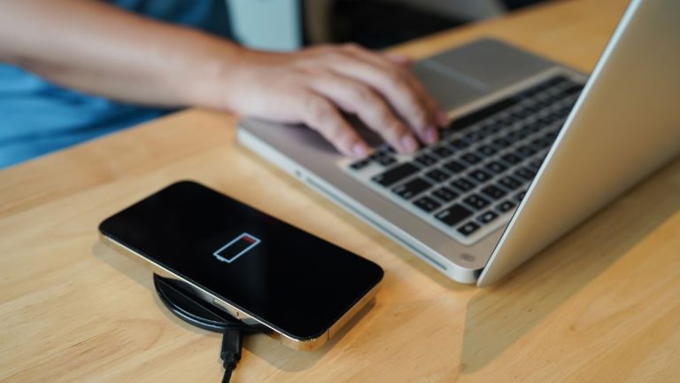 Tips Servis HP Berdasarkan Sistem Operasi