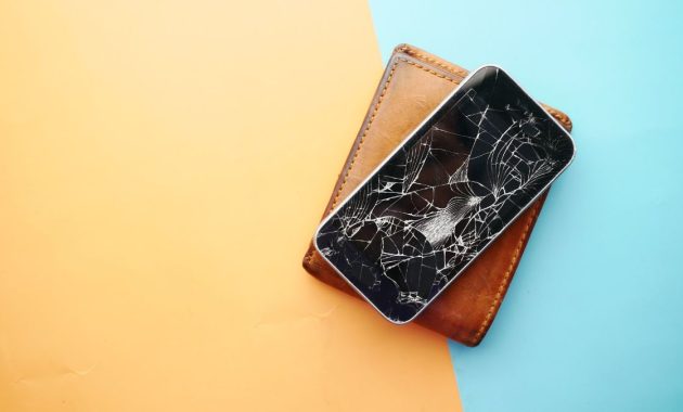 Kerusakan yang Sebenarnya Tidak Perlu Servis HP